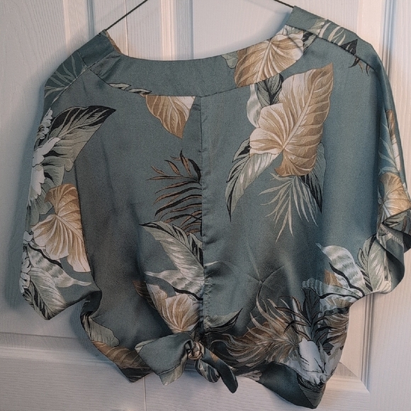 Floral Print Women's Top - Picture 4 of 4